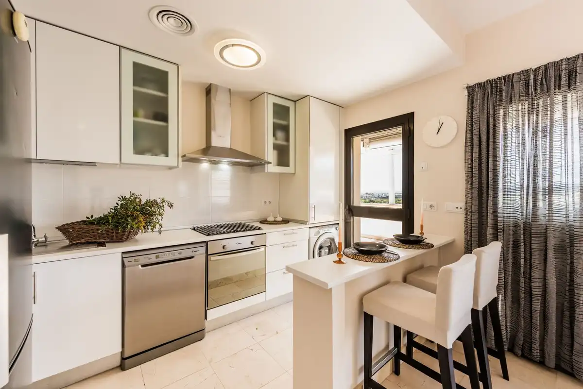 Penthouse with pool for sale in El Paraíso, imagen 4