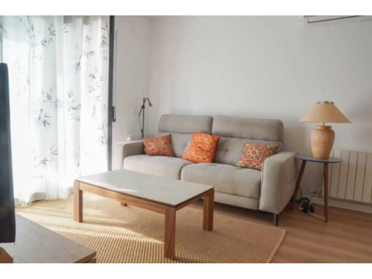 Flat for rent in Calle de les pinyes, 4, Marítim