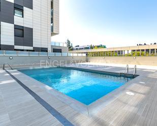 Swimming pool of Apartment for sale in Badalona  with Air Conditioner, Heating and Parquet flooring