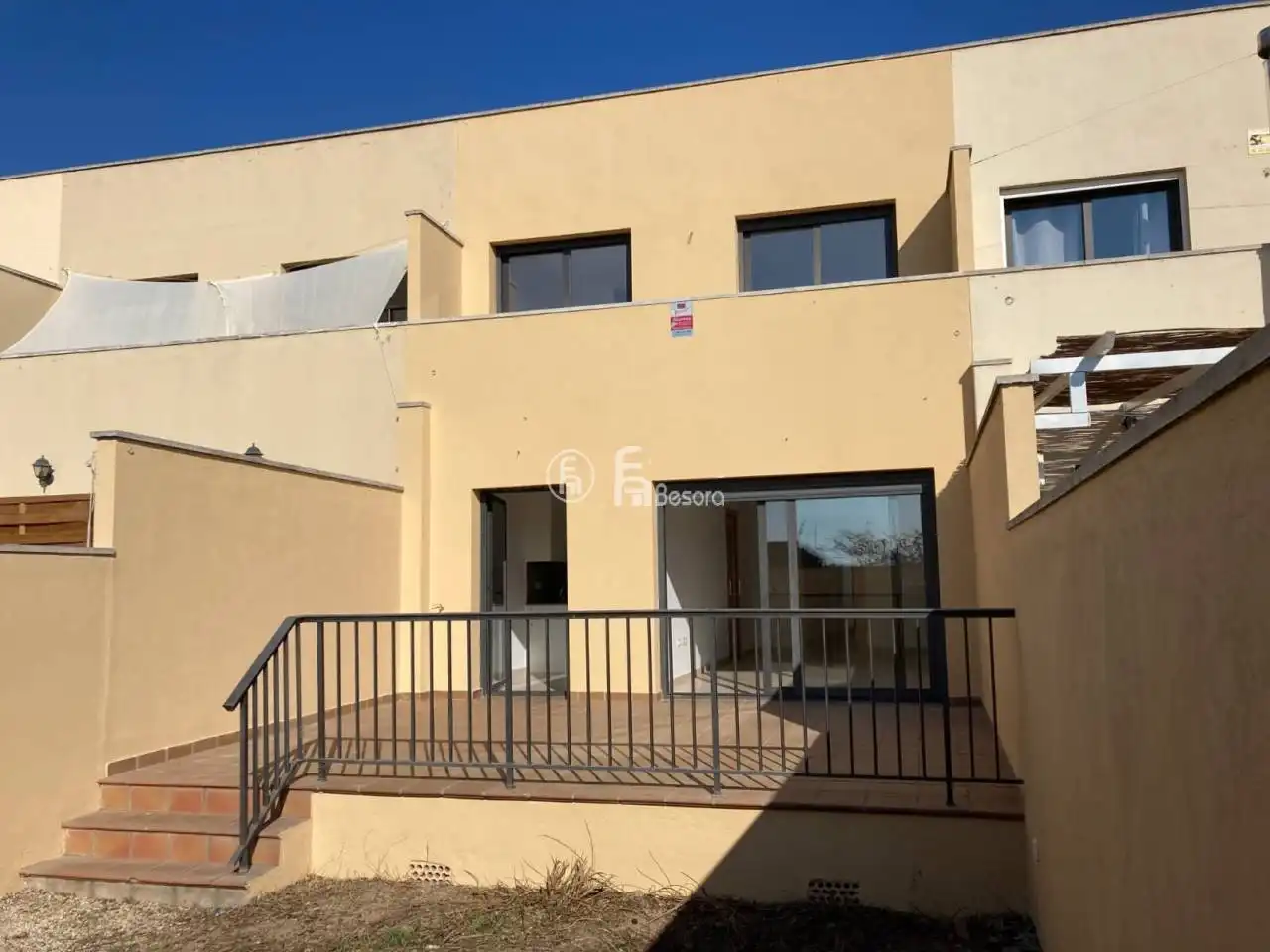 Casa adosada en venda a Camino Estació, El Poal