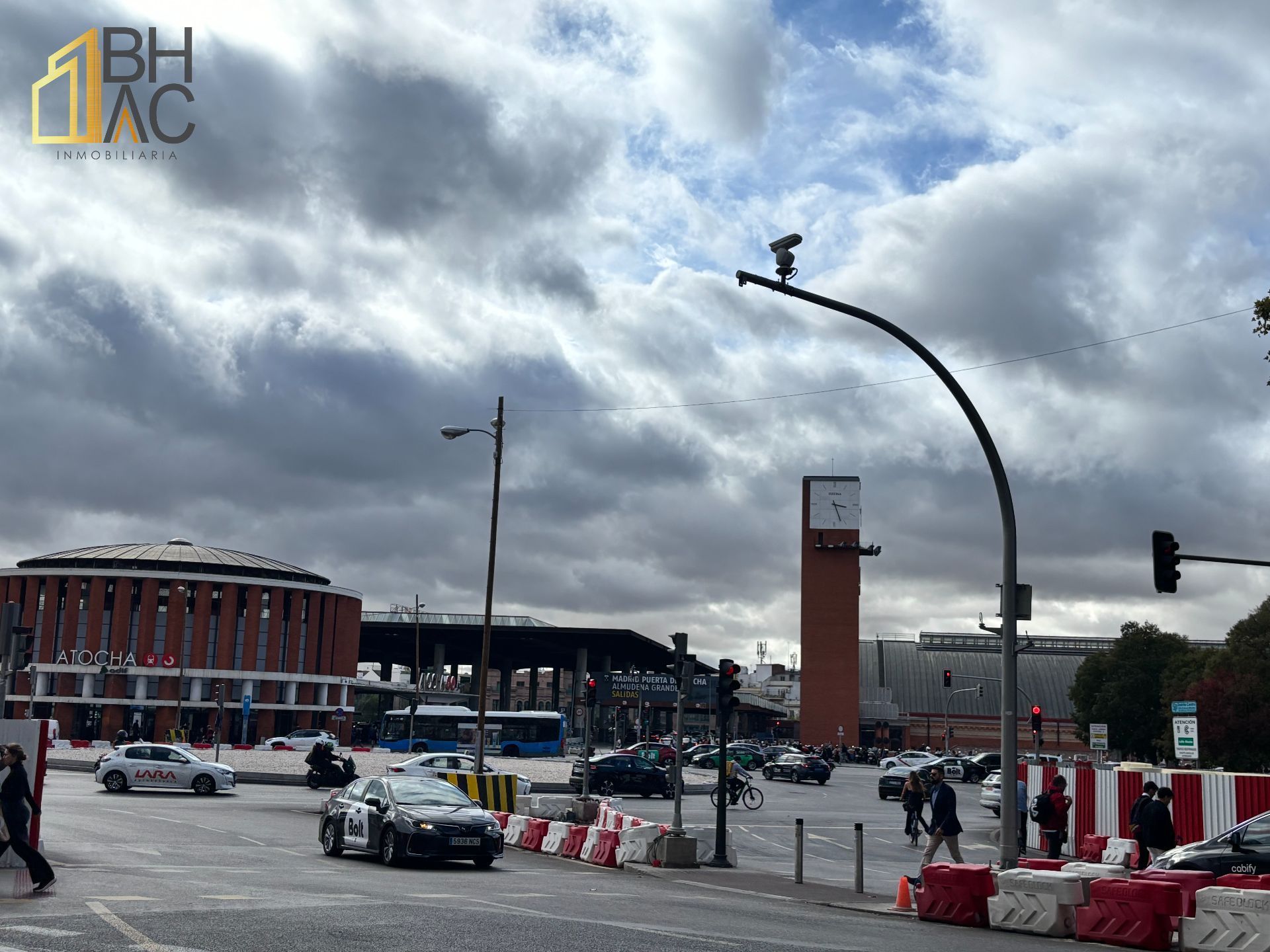 Exterior view of Flat for sale in  Madrid Capital  with Heating