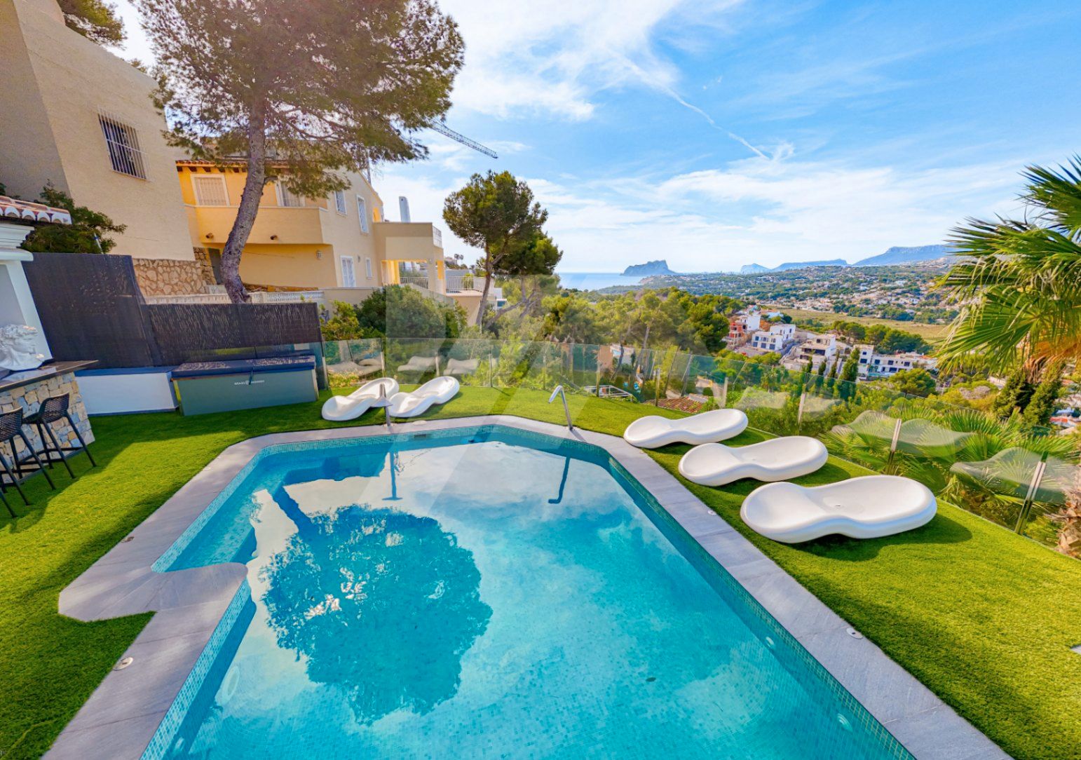 Piscina de Casa o xalet en venda en Moraira amb Aire condicionat, Calefacció i Jardí privat