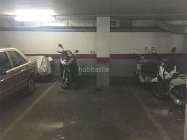 Moto à louer à Carrer de Francesc Llunell 51