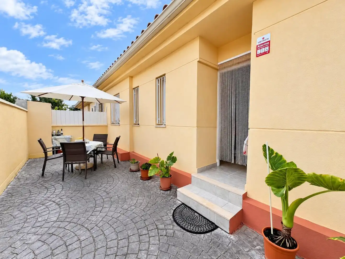 Terraced house with balcony for sale in DEU PONTS DELS