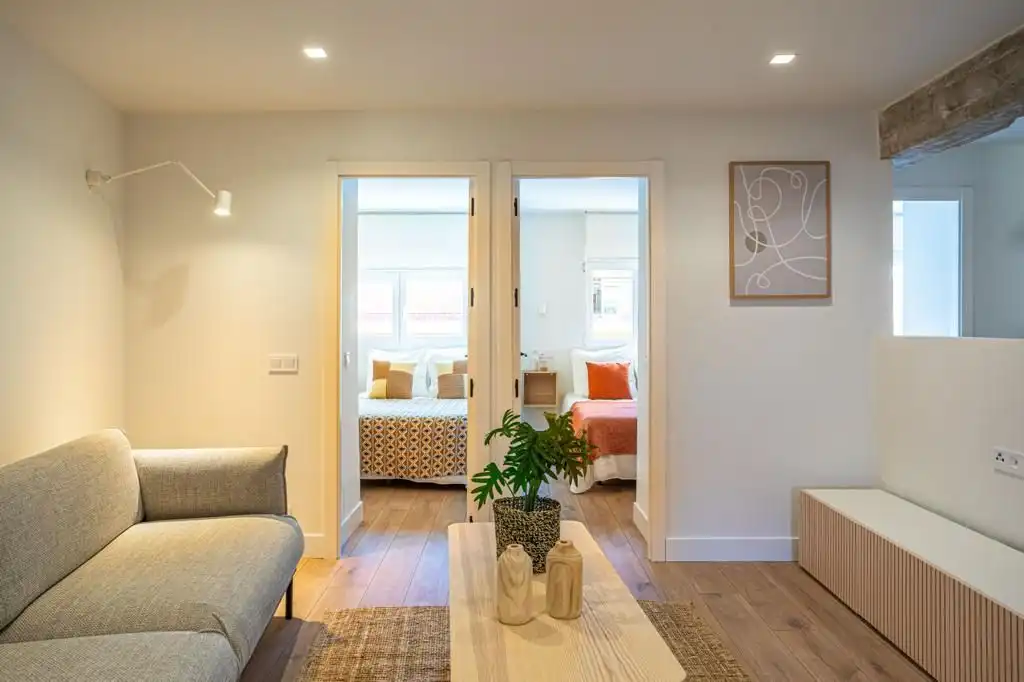 Room in Calle del Arroyo, 30, Valdeacederas