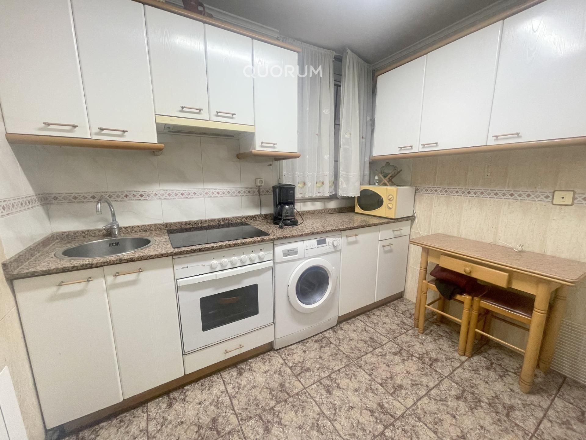 Cocina de Piso en venta en Bilbao  con Calefacción y Amueblado