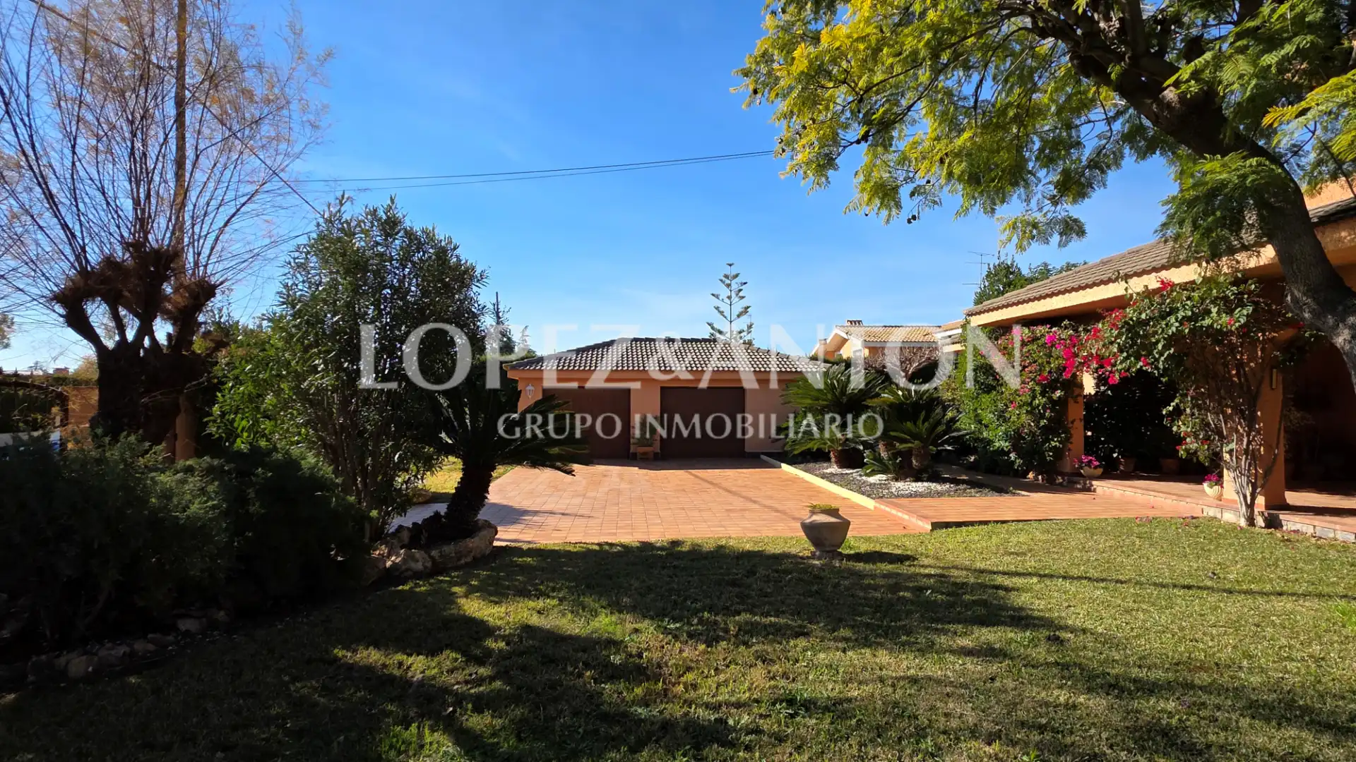 Jardí de Casa o xalet en venda en La Pobla de Vallbona amb Aire condicionat, Calefacció i Jardí privat