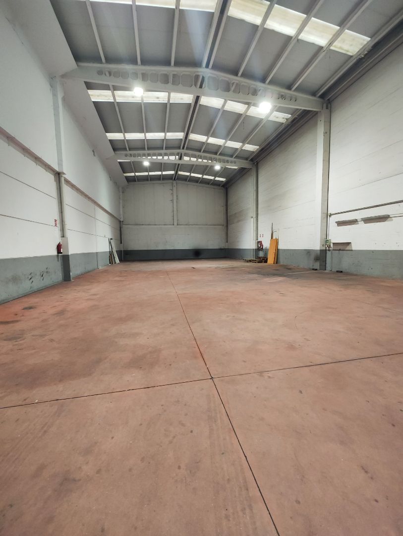 Nau industrial de lloguer en Santiago de Compostela 