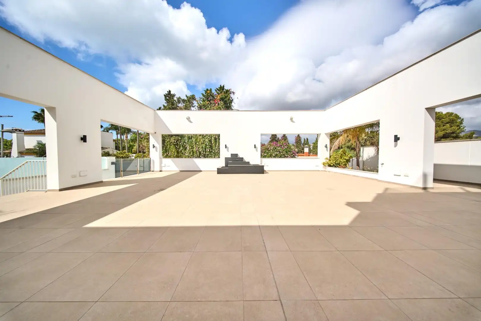Terrasse von Geschaftsraum zur Miete in Marbella mit Möbliert