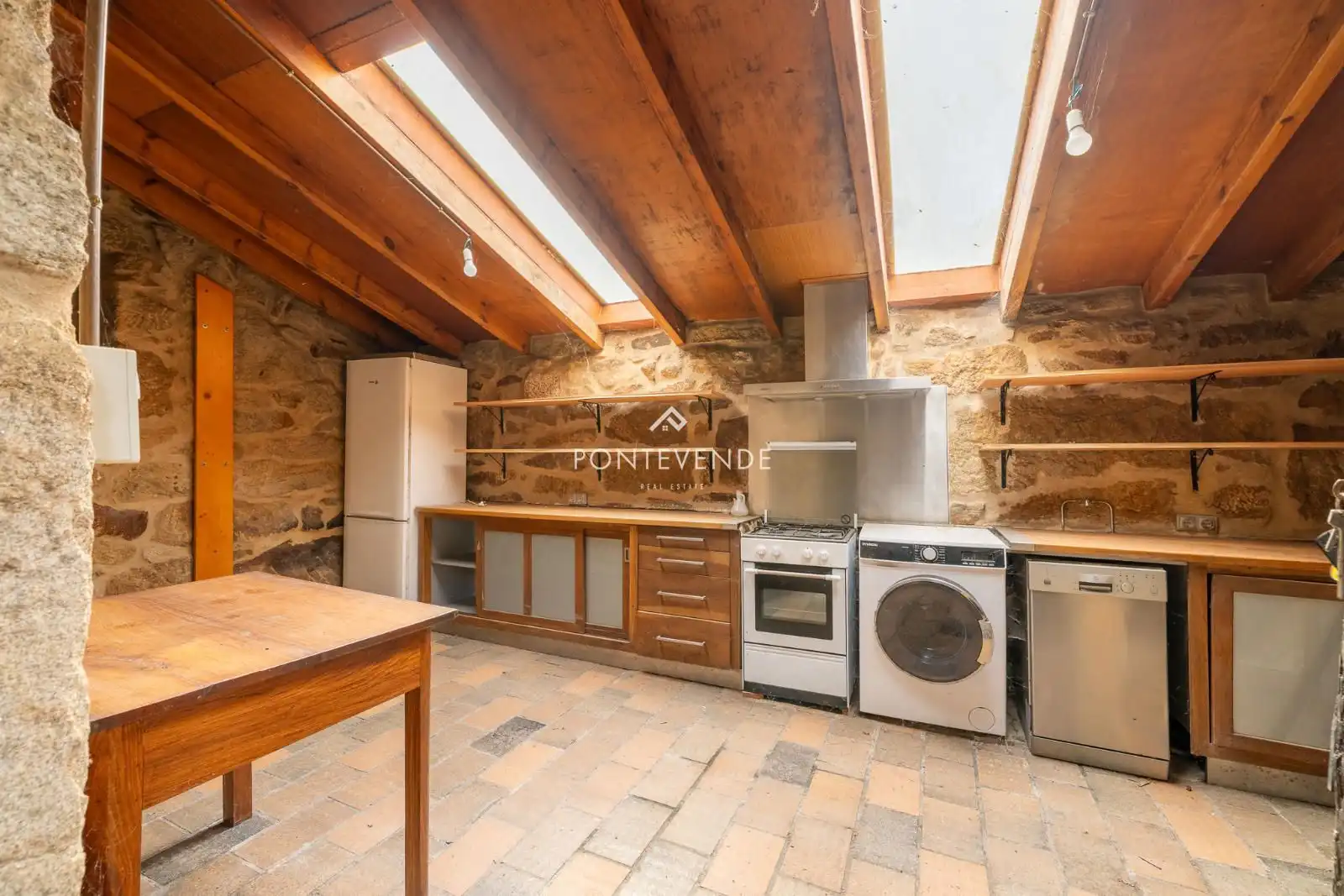 Küche von Haus oder Chalet zum Verkauf in Tui mit Heizung und Terrasse