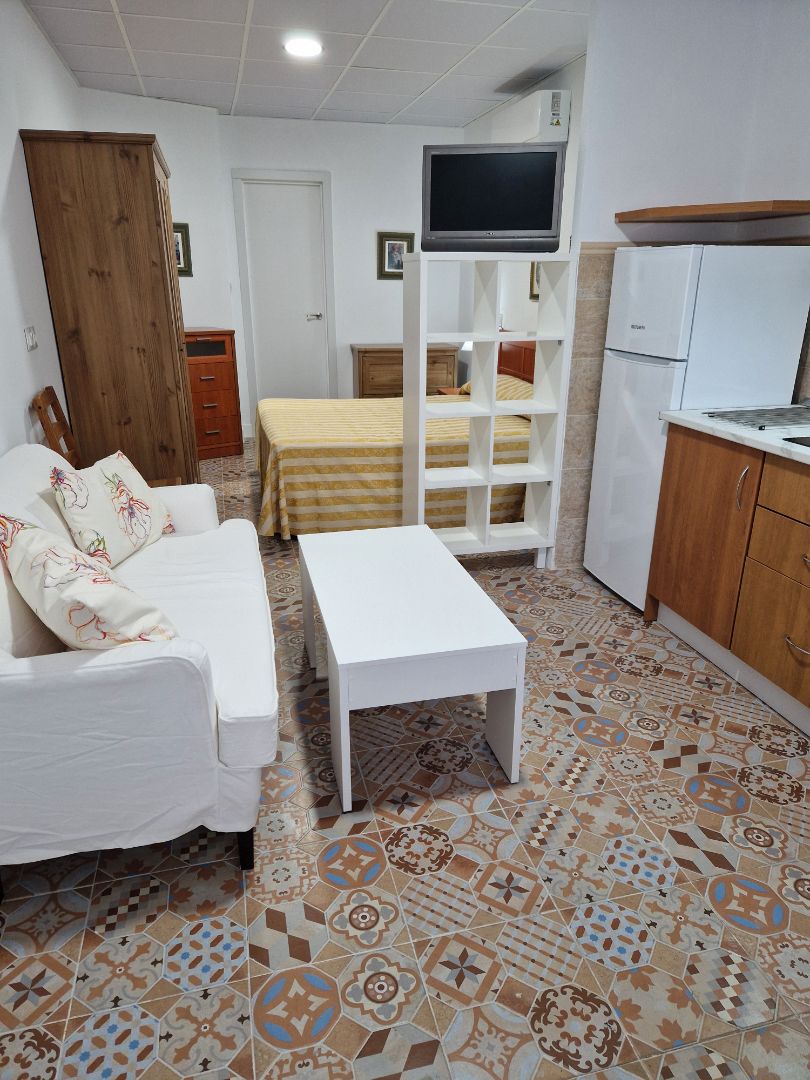 Bedroom of Study to rent in Castilleja de la Cuesta  with Air Conditioner, Heating and Furnished