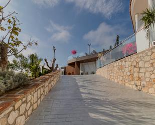 Vista exterior de Casa o xalet en venda en Mijas amb Aire condicionat, Calefacció i Jardí privat