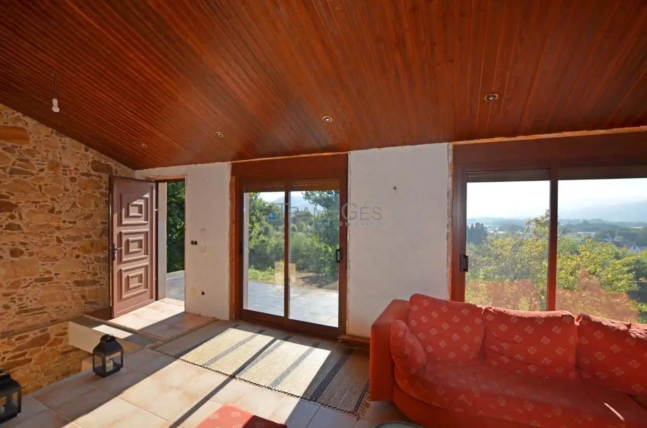 Sala de estar de Finca rústica en venta en O Rosal   con Calefacción, Jardín privado y Terraza