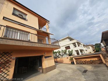 Casa a schiera con balcone in vendita a Carrer Santiago Rusiñol
