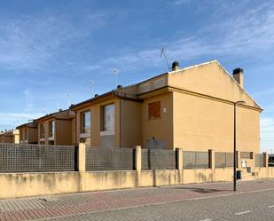 Exterior view of Single-family semi-detached for sale in Parla  with Private garden, Terrace and Furnished