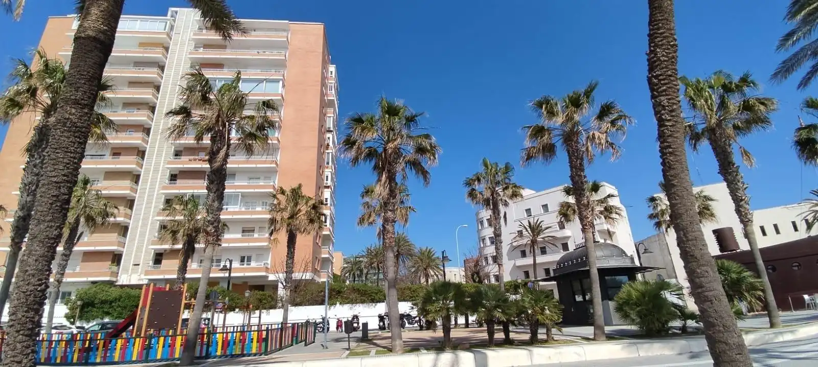 Flat with lift for sale in La Caleta - La Viña