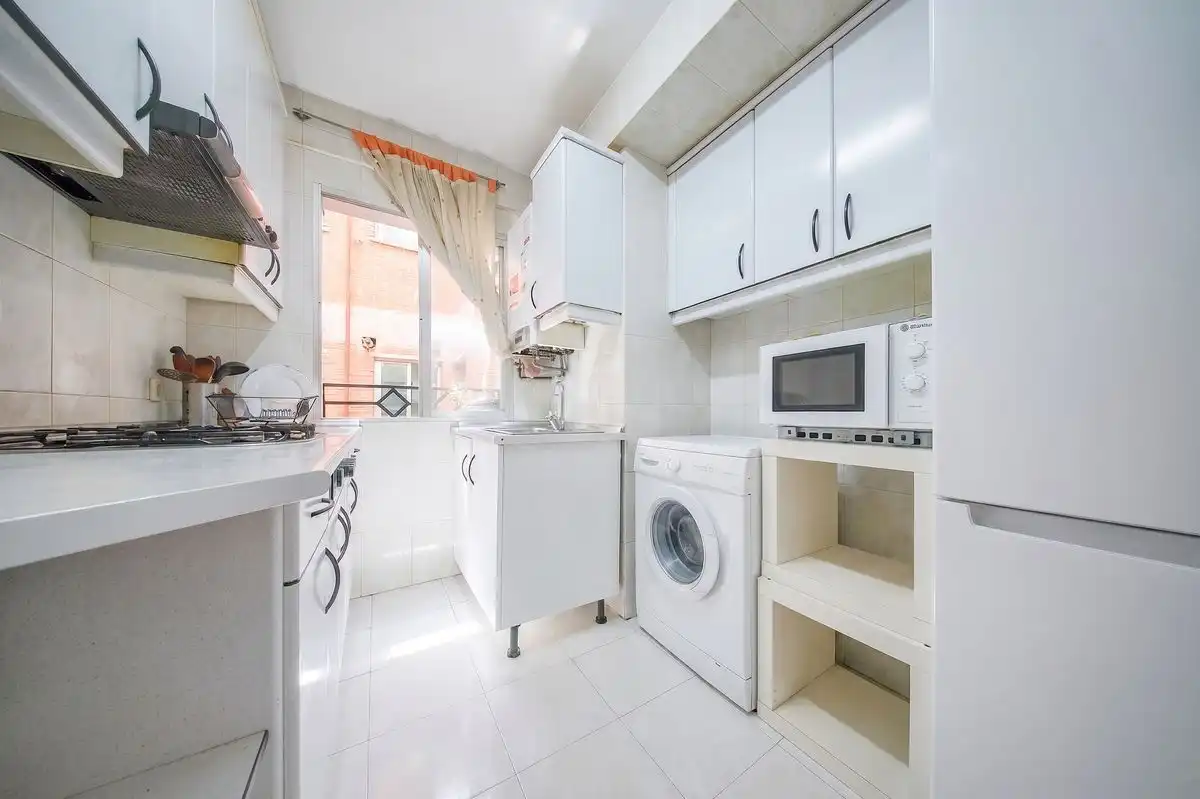 Cocina de Piso en venta en Madrid con Calefacción, Terraza y Amueblado