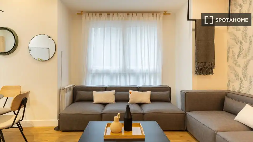 Wohnzimmer von Wohnung zur untervermieten in Bilbao  mit Klimaanlage, Terrasse und Möbliert