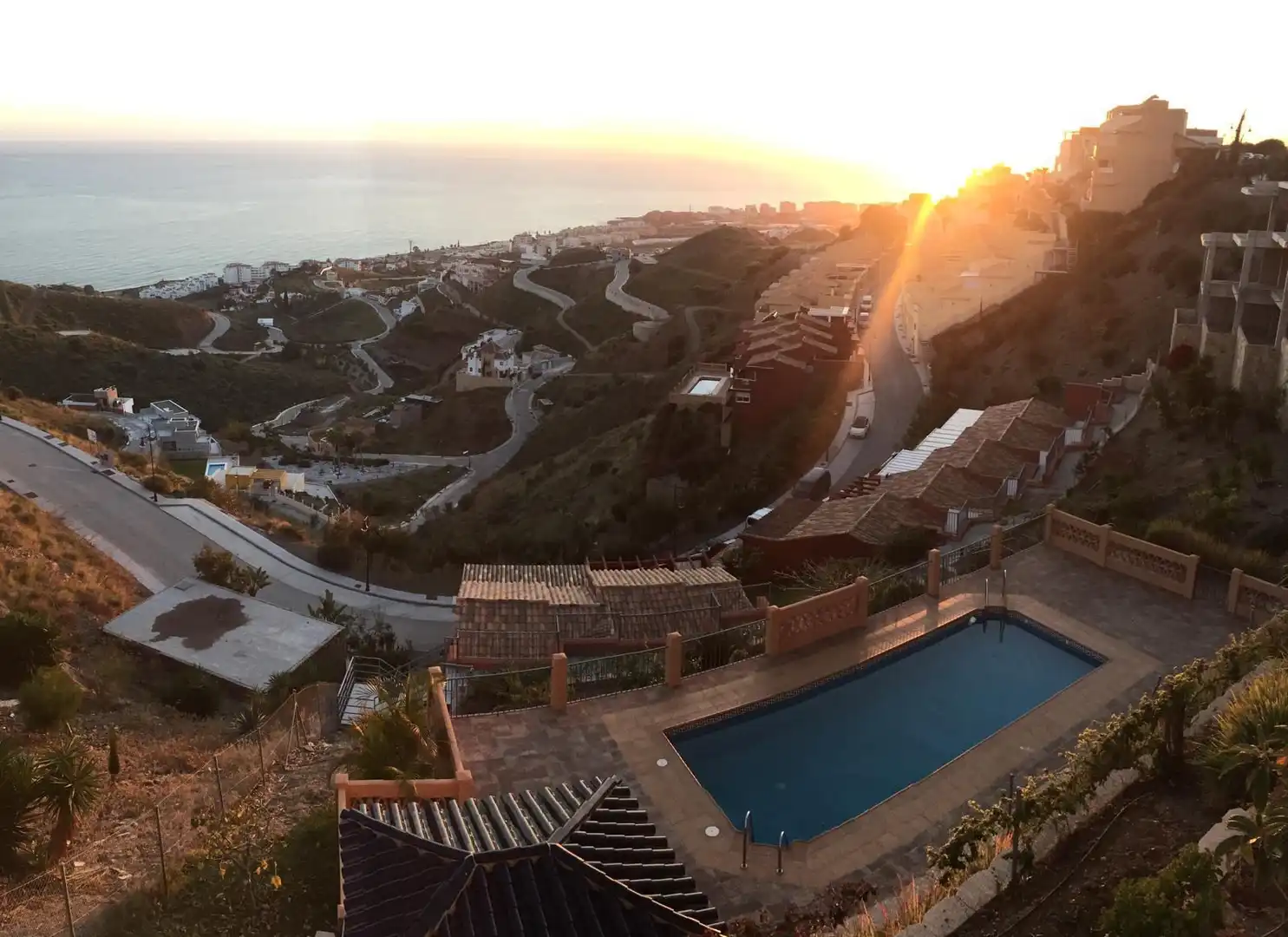Vista exterior de Casa adosada en venda en Torrox amb Aire condicionat, Calefacció i Jardí privat