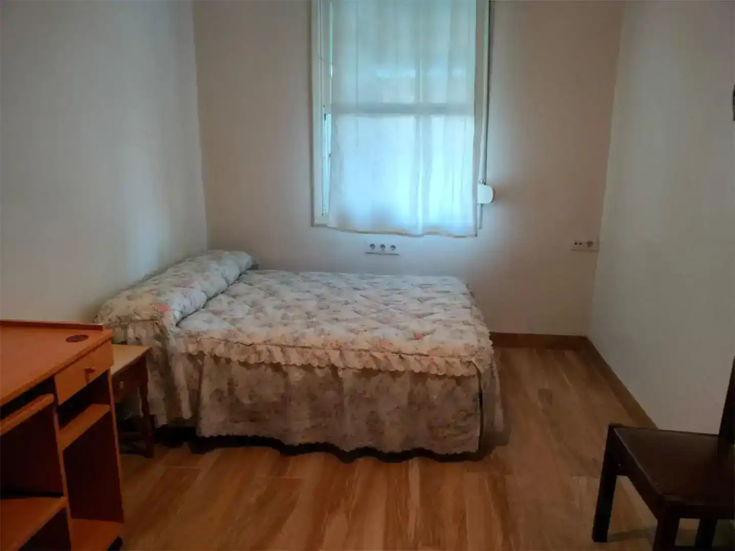 Habitación de Piso de alquiler en Vigo  con Amueblado