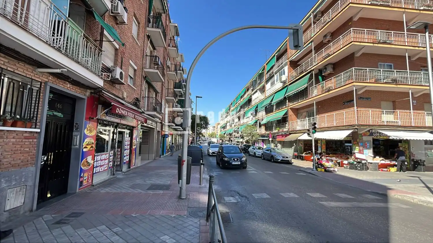 Vista exterior de Local en venda en Madrid
