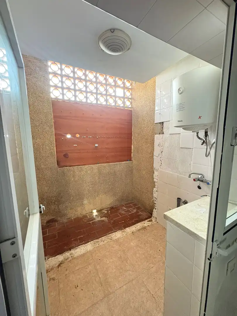 Bany de Pis en venda en Málaga amb Calefacció, Jardí privat i Terrassa