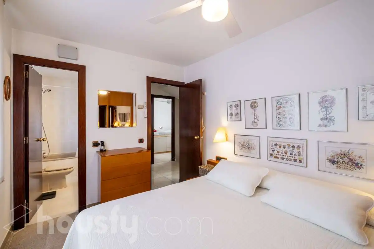 Habitación de Casa o chalet en venta en Barcelona con Aire acondicionado, Calefacción y Jardín privado