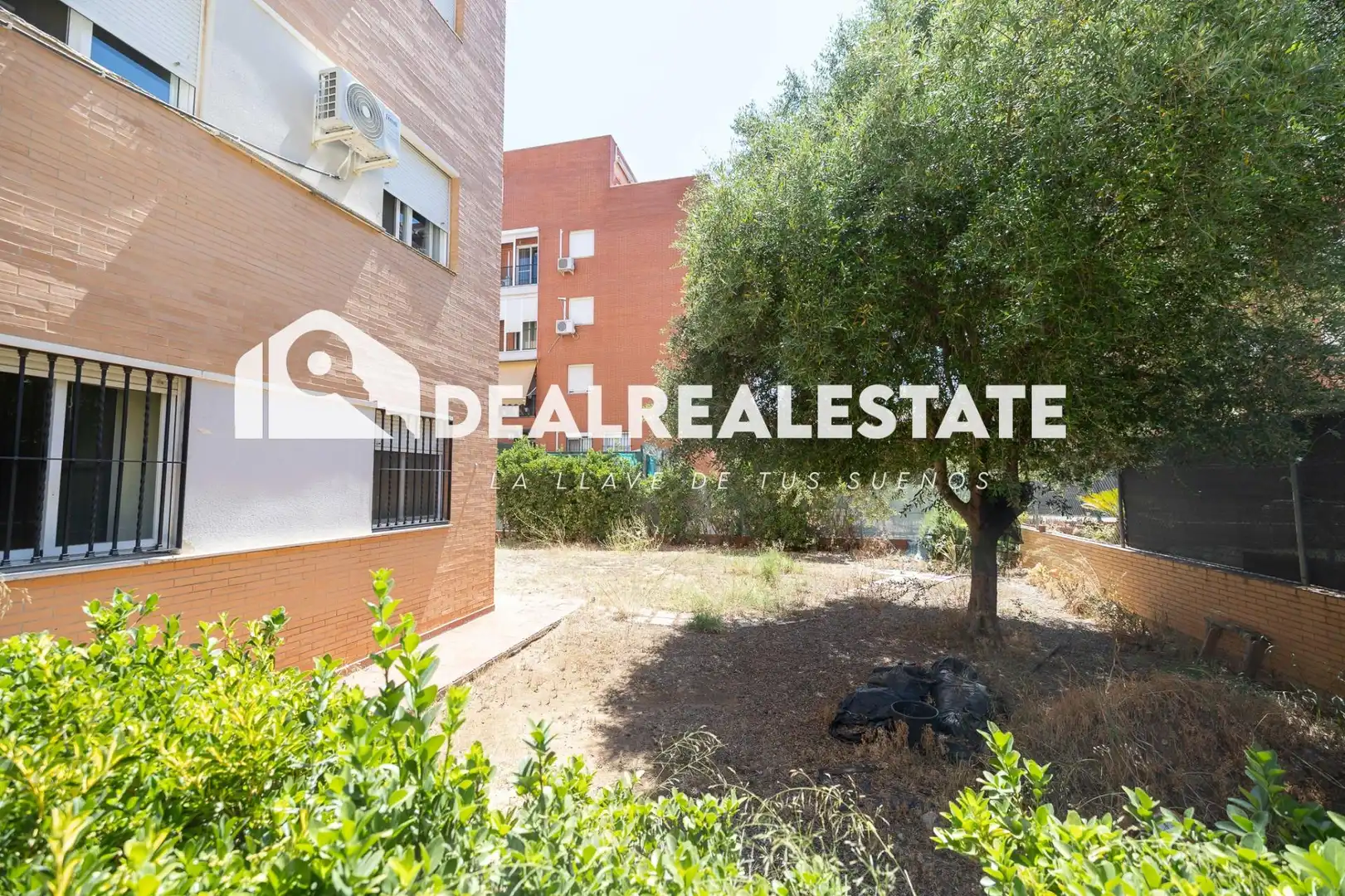 Vista exterior de Pis en venda en La Rinconada amb Aire condicionat, Terrassa i Moblat