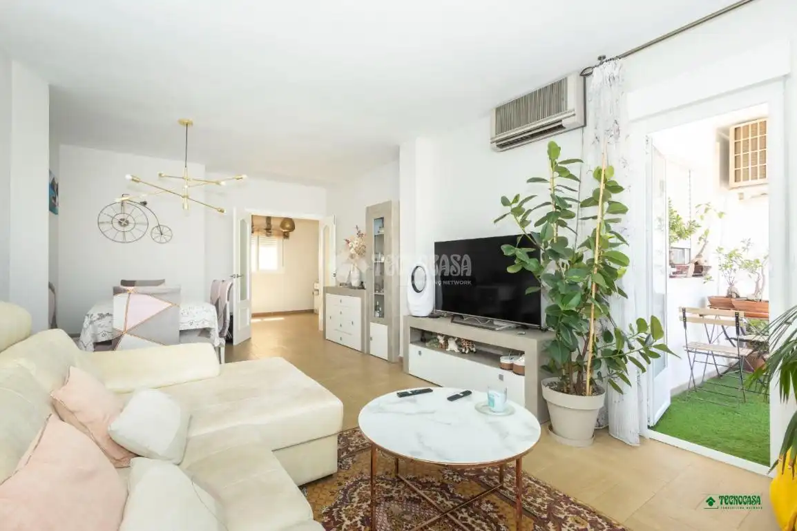 Sala de estar de Piso en venta en Almería con Terraza