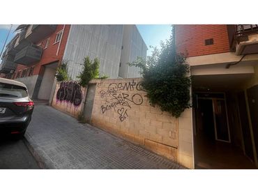 Terreny residencial en venda a Avenida Estatut
