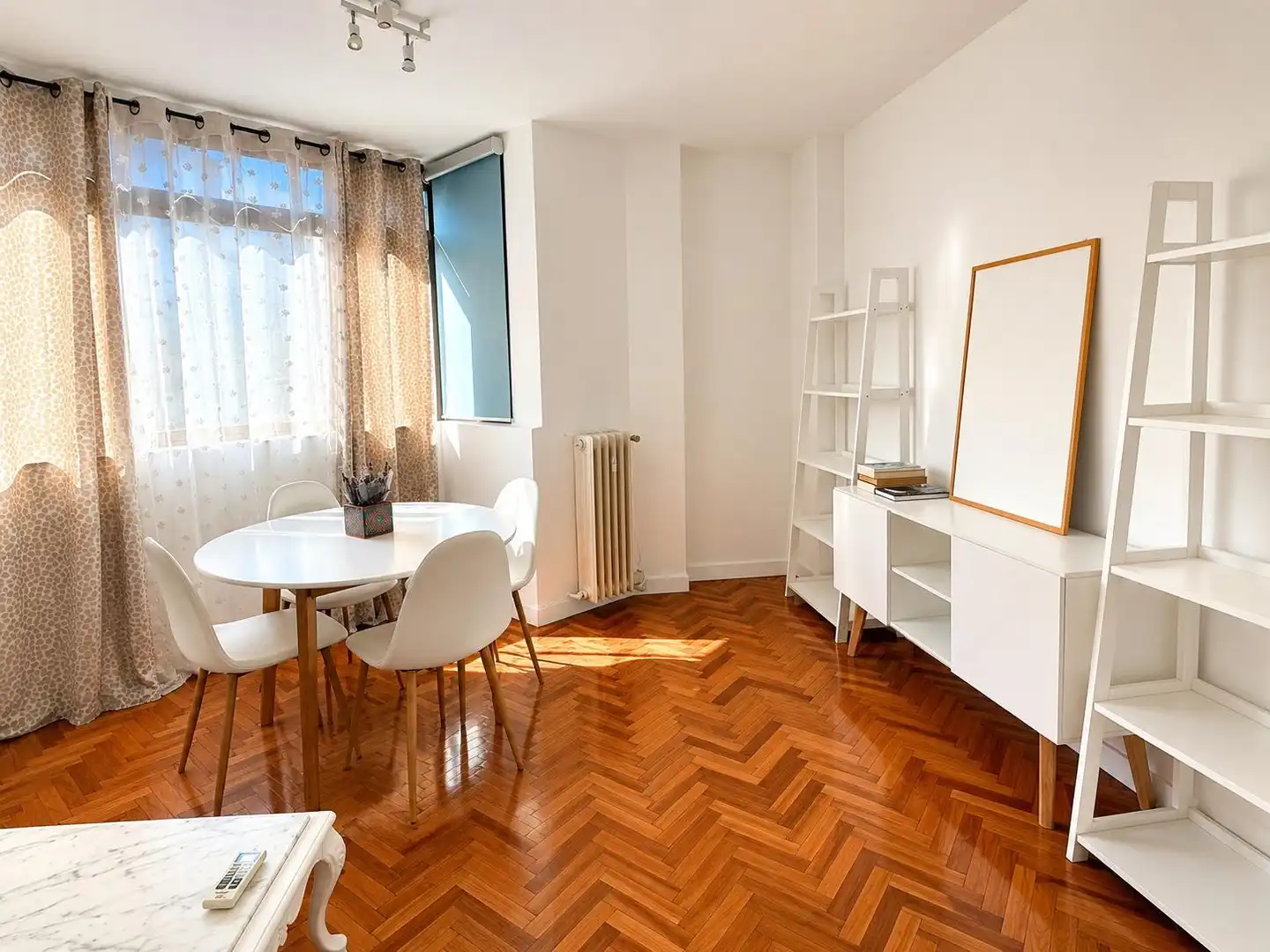 Dining room of Flat for rent in Madrid  with Air Conditioner, Heating and Furnished