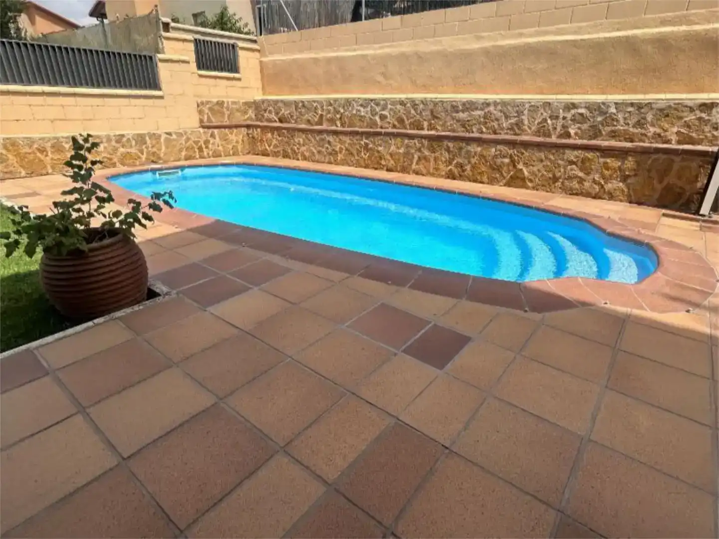 Piscina de Pis en venda en Hontanares de Eresma amb Jardí privat, Traster i Piscina