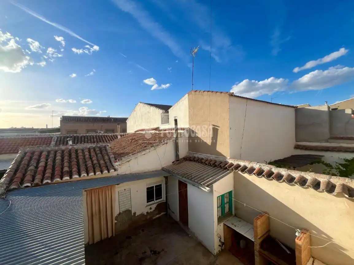 Exterior view of Detached homes for sale in Valdepeñas  with Air Conditioner, Heating and Terrace