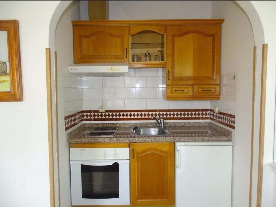 Cuina de Estudi en venda en Torremolinos amb Terrassa i Piscina comunitària