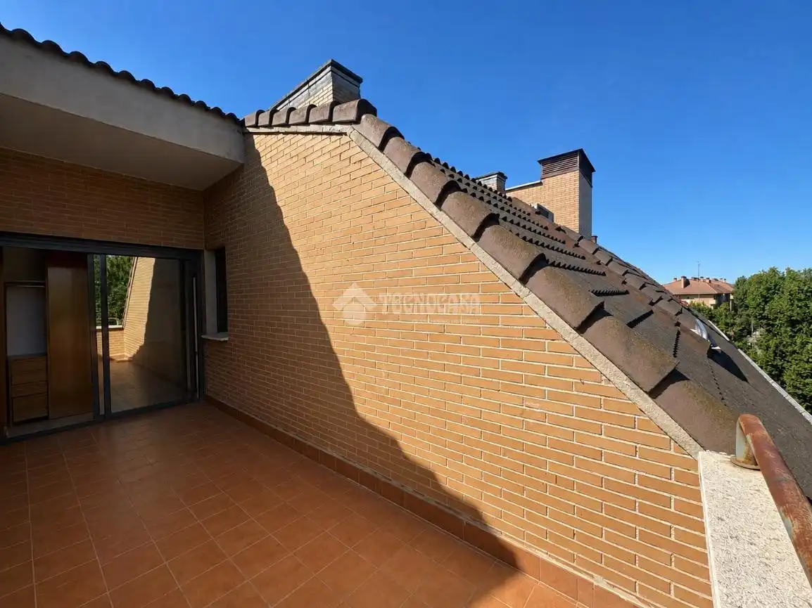 Terrace of Flat for sale in Boadilla del Monte  with Terrace, Storage room and Community pool