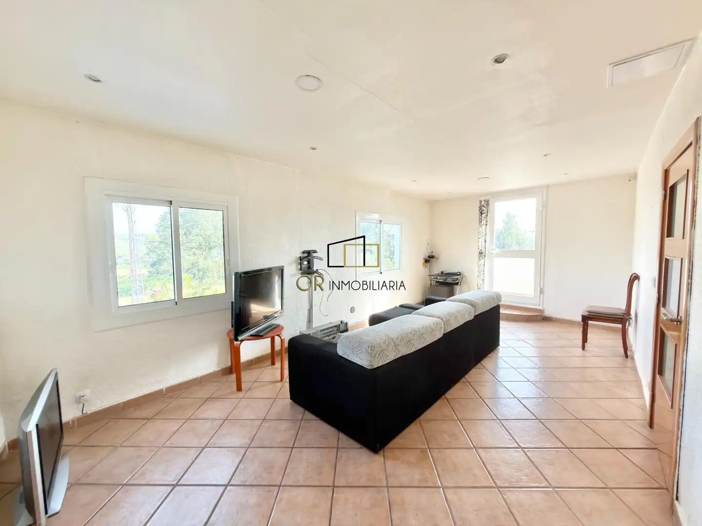 Sala d'estar de Casa o xalet en venda en Pontons amb Jardí privat, Terrassa i Traster