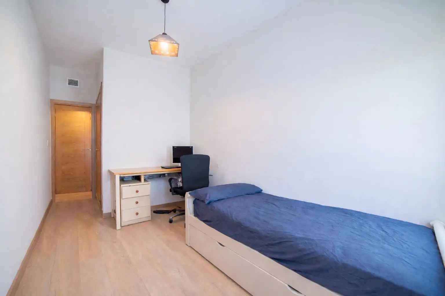 Habitación de Piso en venta en Boadilla del Monte con Aire acondicionado, Calefacción y Trastero