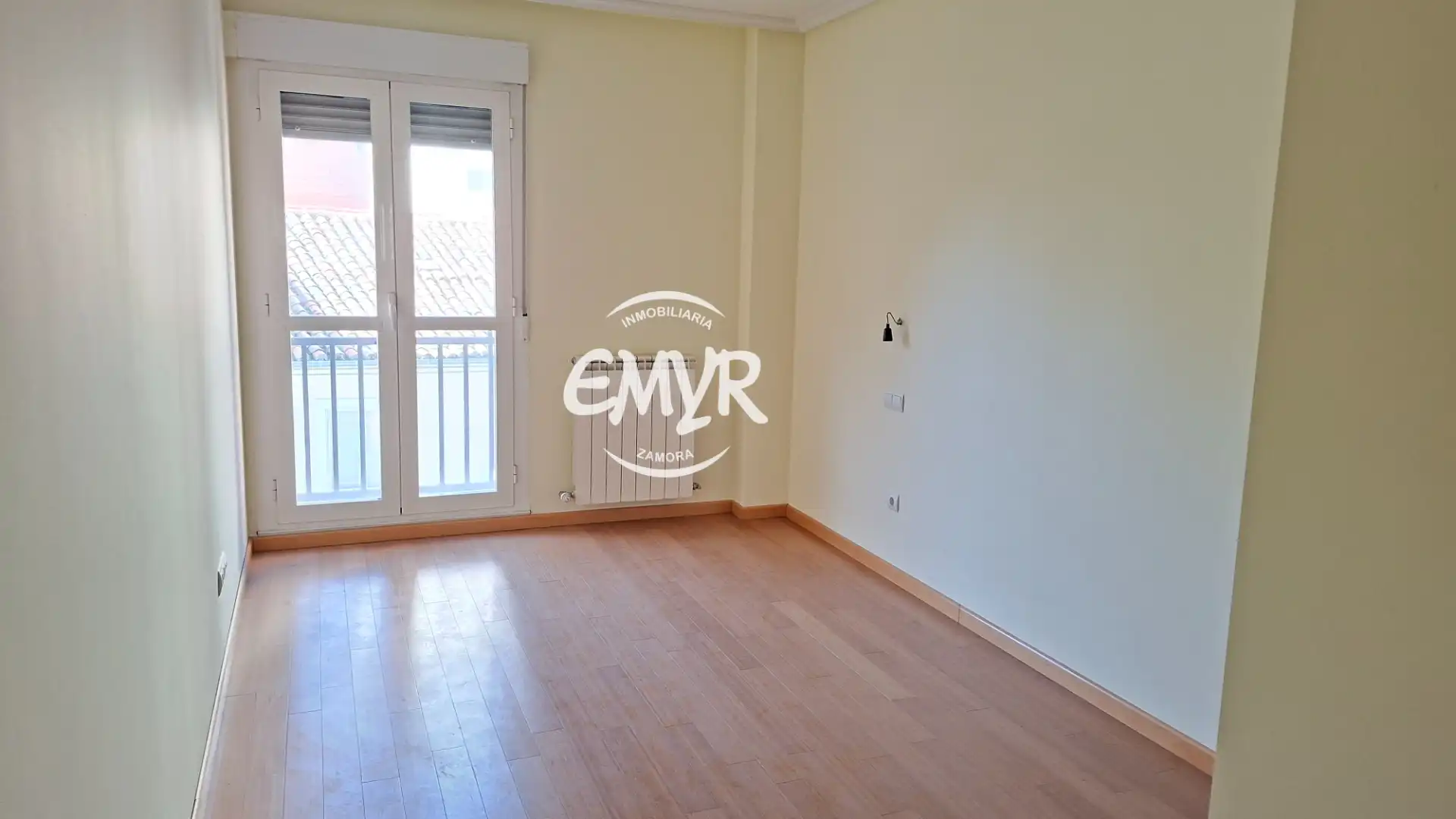 Bedroom of Flat for sale in Zamora Capital   with Heating, Parquet flooring and Balcony
