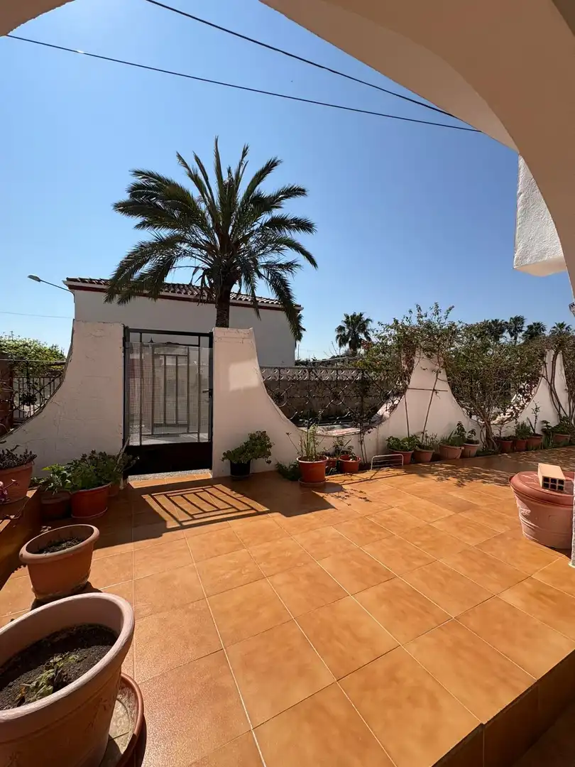 Terraza de Casa o chalet en venta en Castellón de la Plana / Castelló de la Plana con Jardín privado y Piscina comunitaria