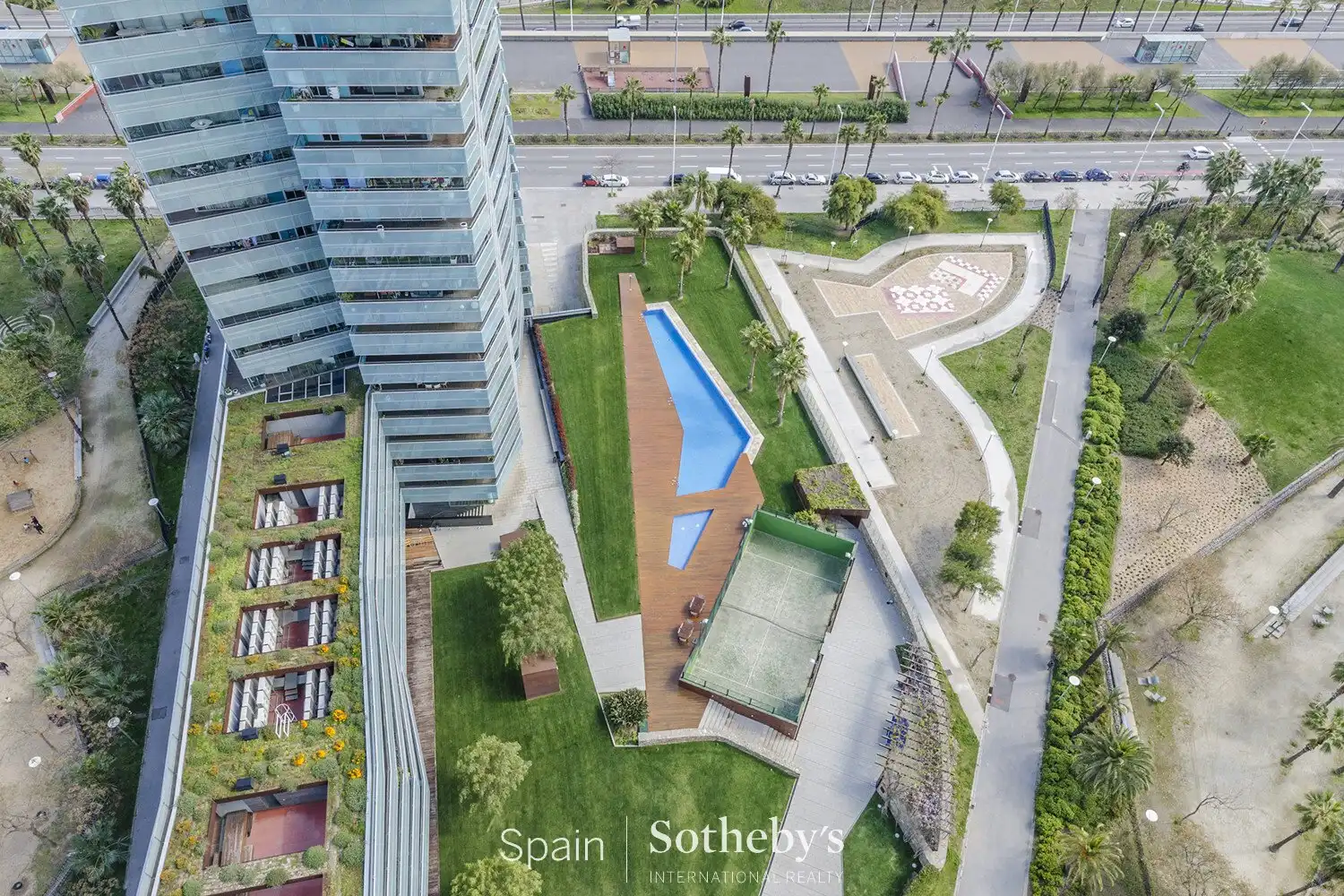 Piscina de Ático en venta en Barcelona con Calefacción, Terraza y Trastero