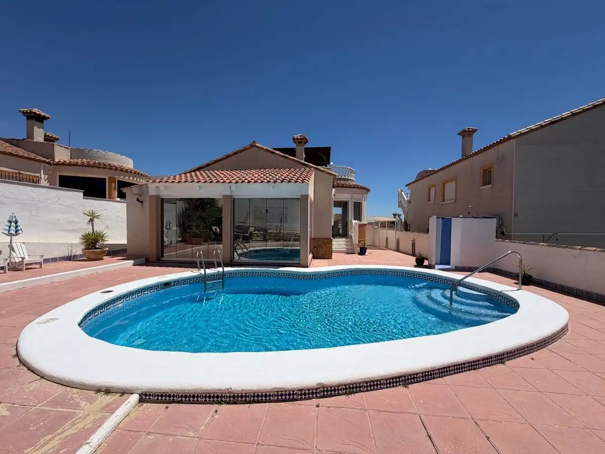 Swimming pool of Houses for sale in Orihuela