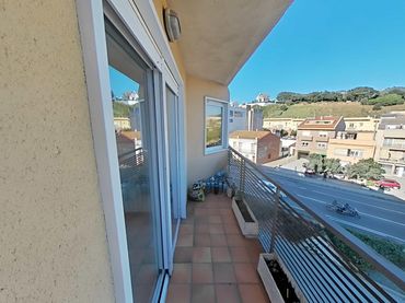 Flat with balcony for sale in Poblenou