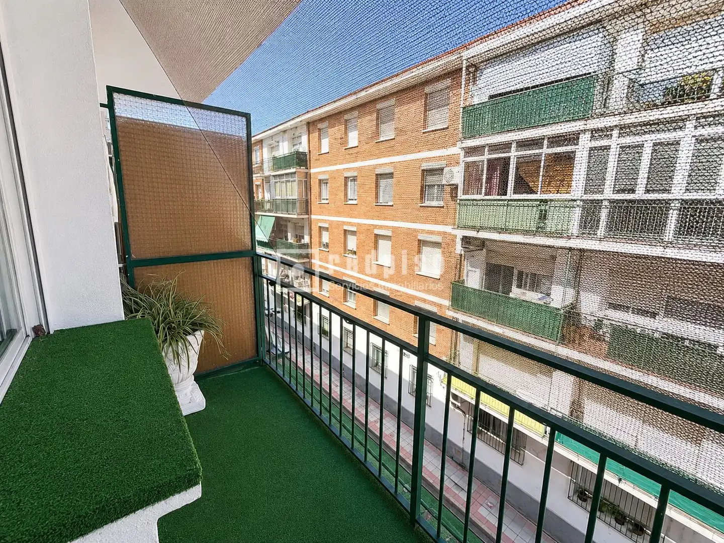 Außenansicht von Wohnung zum Verkauf in Guadalajara mit Heizung, Terrasse und Möbliert