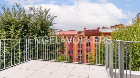 Foto 3 de Ático de alquiler en Calle de Carmen Cobeña, Acacias, Madrid Capital