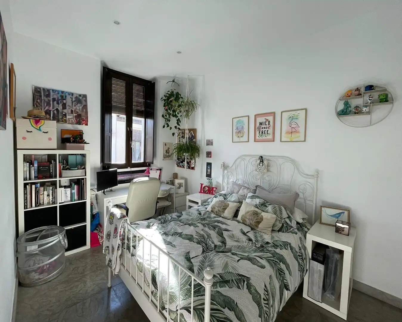 Habitación de Edificio en venta en Granada
