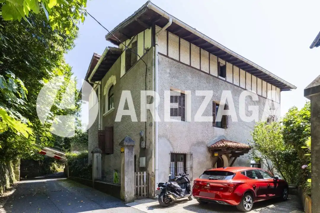 Vista exterior de Casa o xalet en venda en Donostia - San Sebastián  amb Calefacció, Jardí privat i Terrassa
