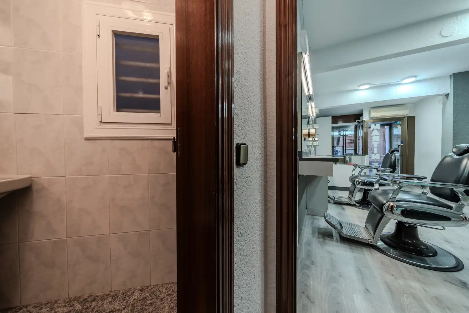 Badezimmer von Fabrikhallen zur Miete in Barcelona mit Heizung