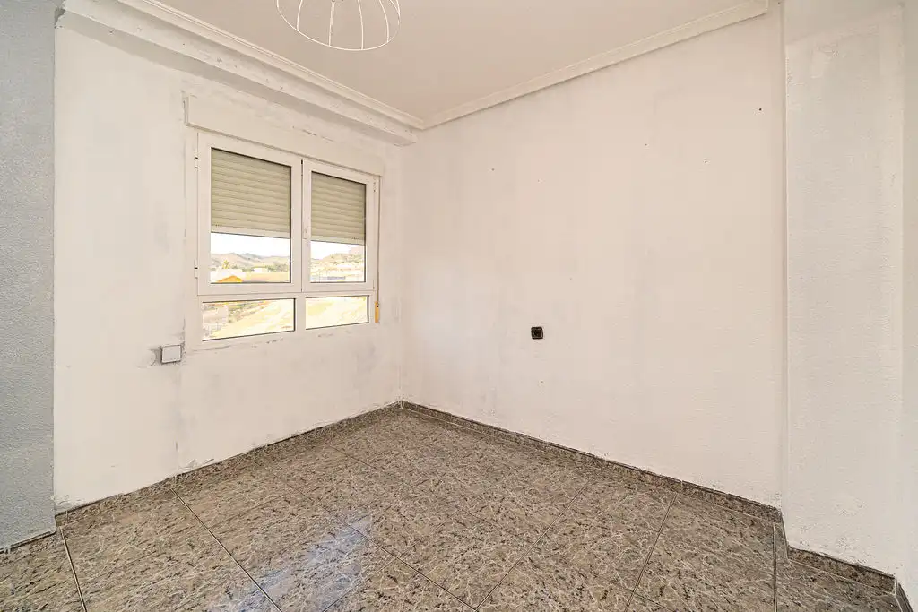 Piso en venta en C/ Río Bidasoa , San Crispín - Huerta Nueva-Estación