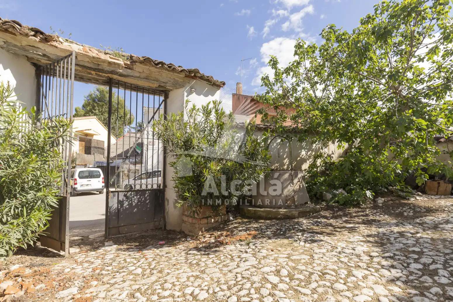 Exterior view of Residential for sale in Santorcaz
