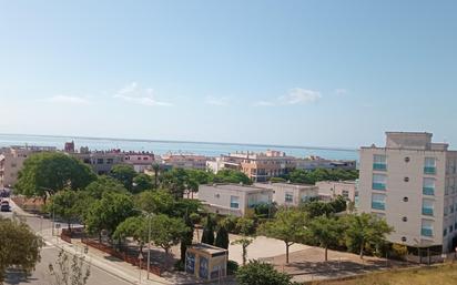 Außenansicht von Wohnungen zum verkauf in Sant Carles de la Ràpita mit Klimaanlage, Terrasse und Balkon